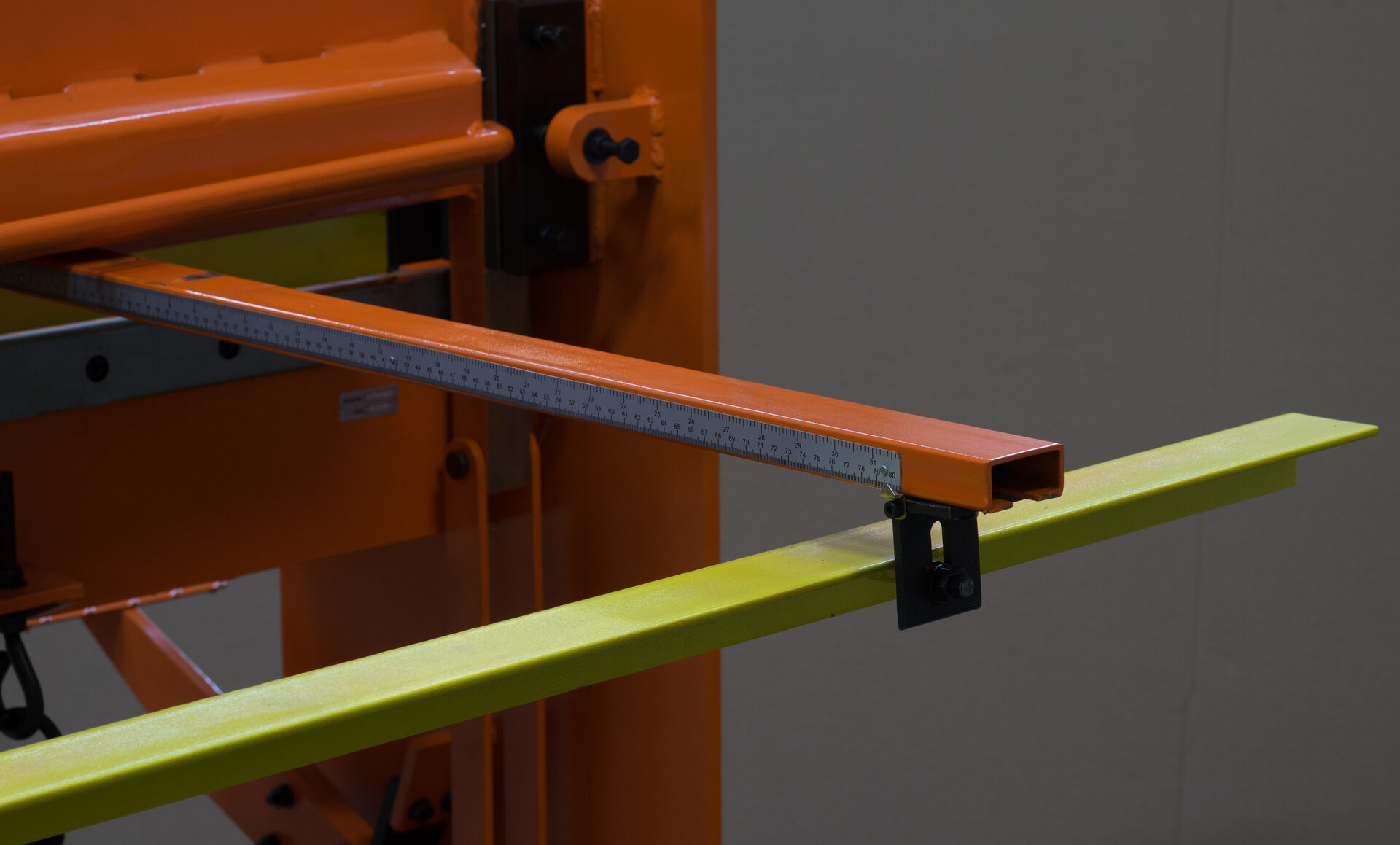 Гильотина ножная Stalex Q01-1.6x1320B Гильотина ножная Stalex Q01-1.6x1320B