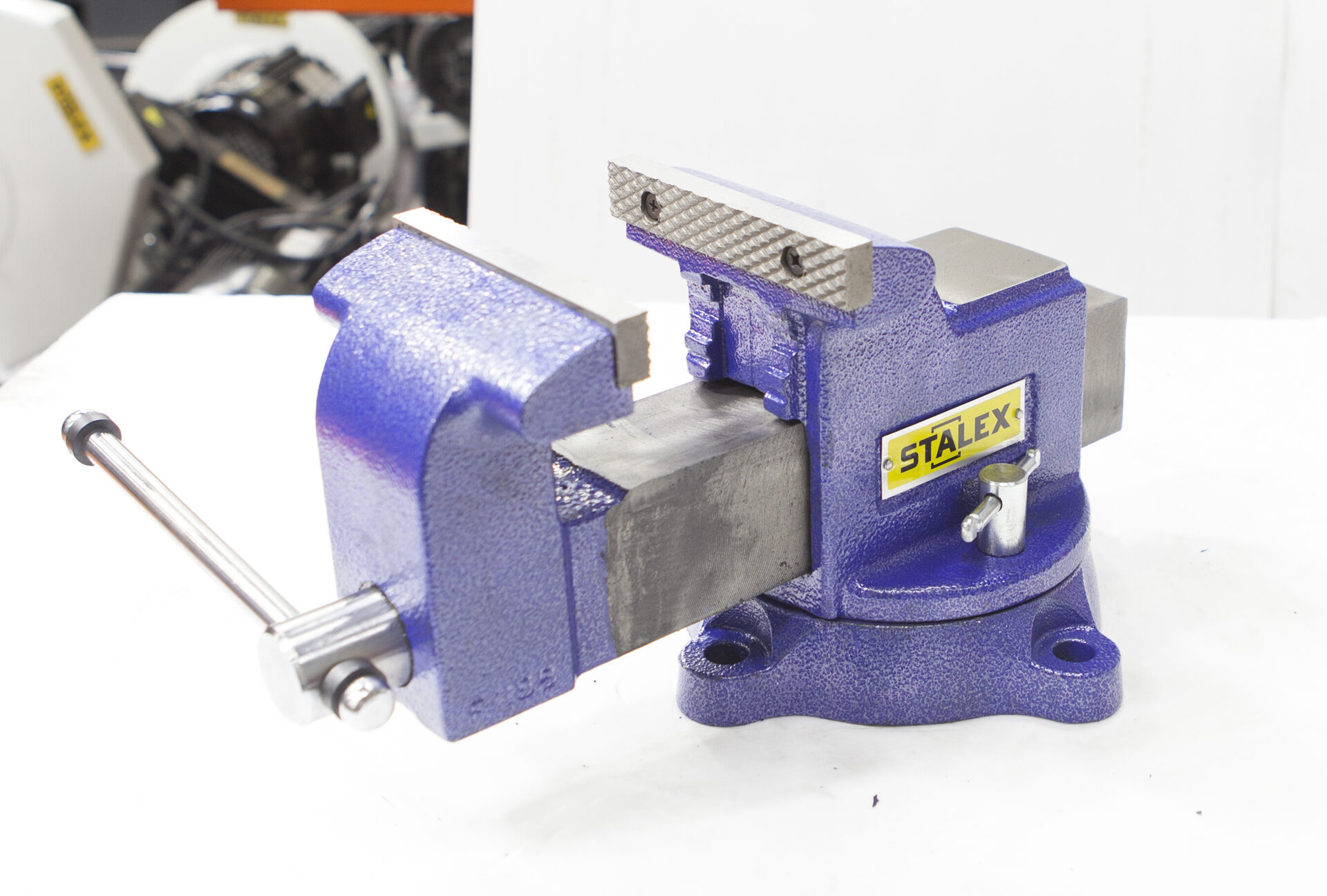 Тиски слесарные STALEX Гризли 100Х100 мм Тиски слесарные STALEX Гризли 100Х100 мм