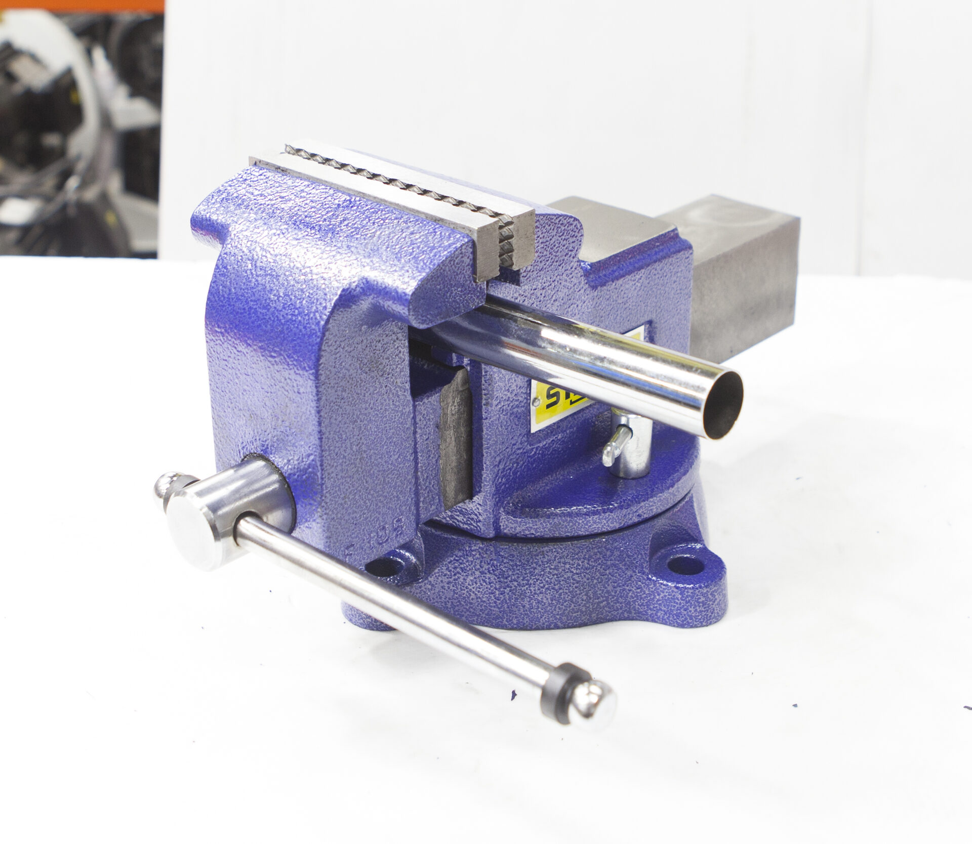 Тиски слесарные STALEX Гризли 125Х125 мм Тиски слесарные STALEX Гризли 125Х125 мм