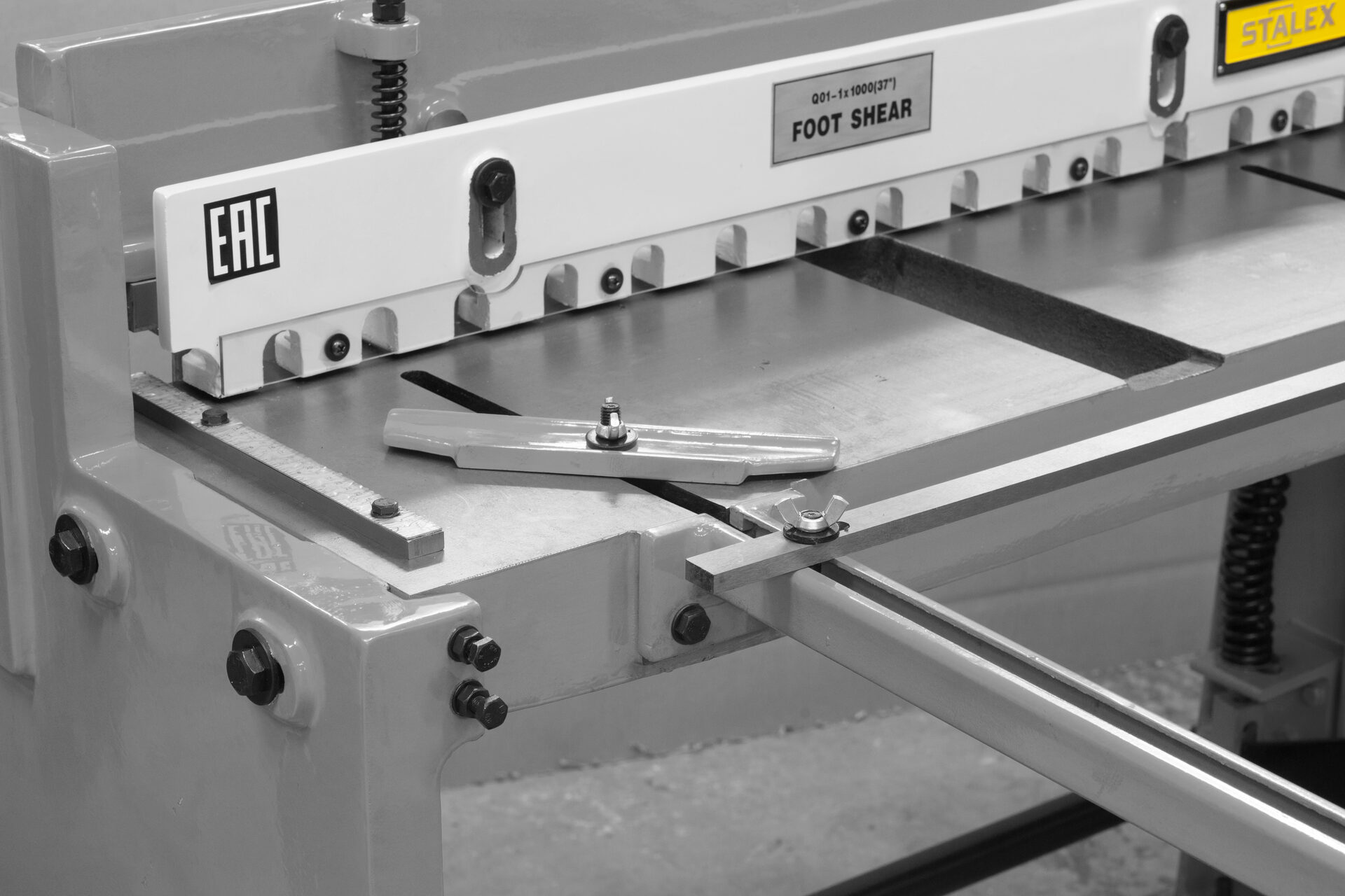 Ножная гильотина Stalex Q01-1.5х1320