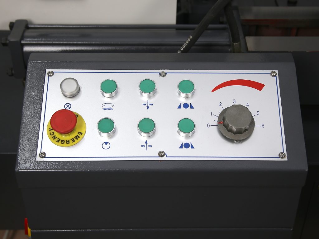 Ленточнопильный полуавтоматический станок METALMASTER MGH-400Z