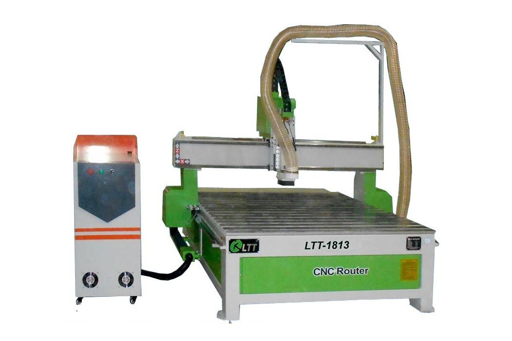 Фрезерно-гравировальный станок LTT-1813 с ЧПУ с механическим креплением заготовок и ручной сменой инструмента