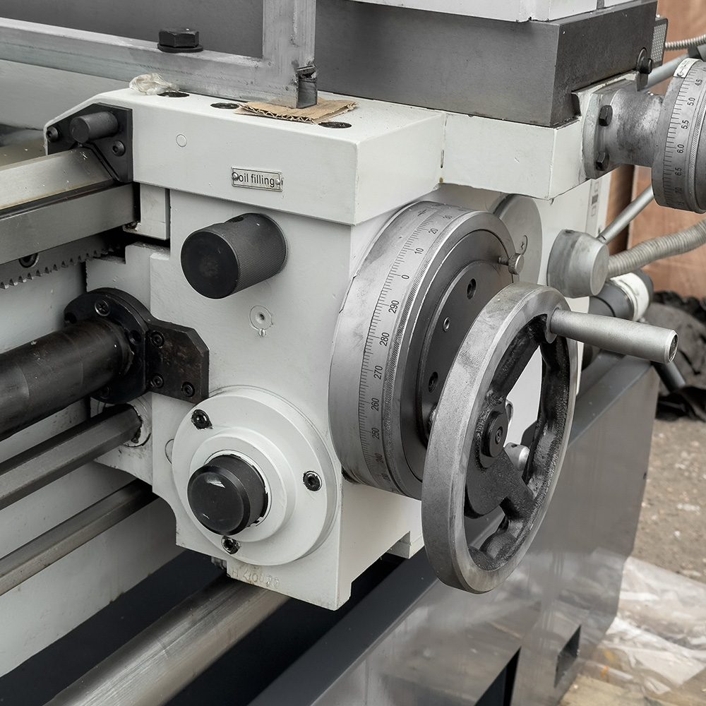 Универсальный токарный станок Proma SPV-1500/660 с УЦИ