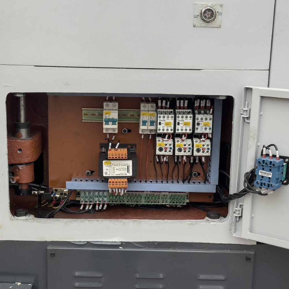 Универсальный токарный станок Proma SPV-1500/660 с УЦИ