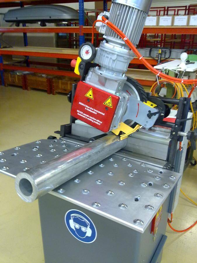 Стол Proma с линейными направляющими для снятия фасок для UZ20 6025910 Стол Proma с линейными направляющими для снятия фасок для UZ20 6025910