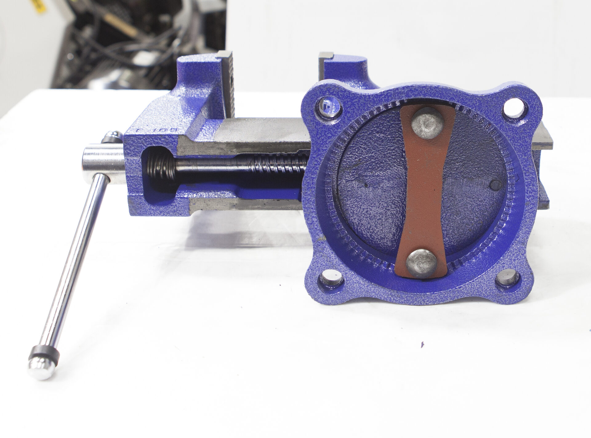 Тиски слесарные STALEX Гризли 125Х125 мм Тиски слесарные STALEX Гризли 125Х125 мм