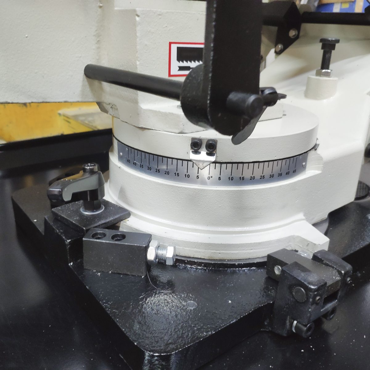 Станок ленточнопильный ручной Stalex SBS-205 Станок ленточнопильный ручной Stalex SBS-205