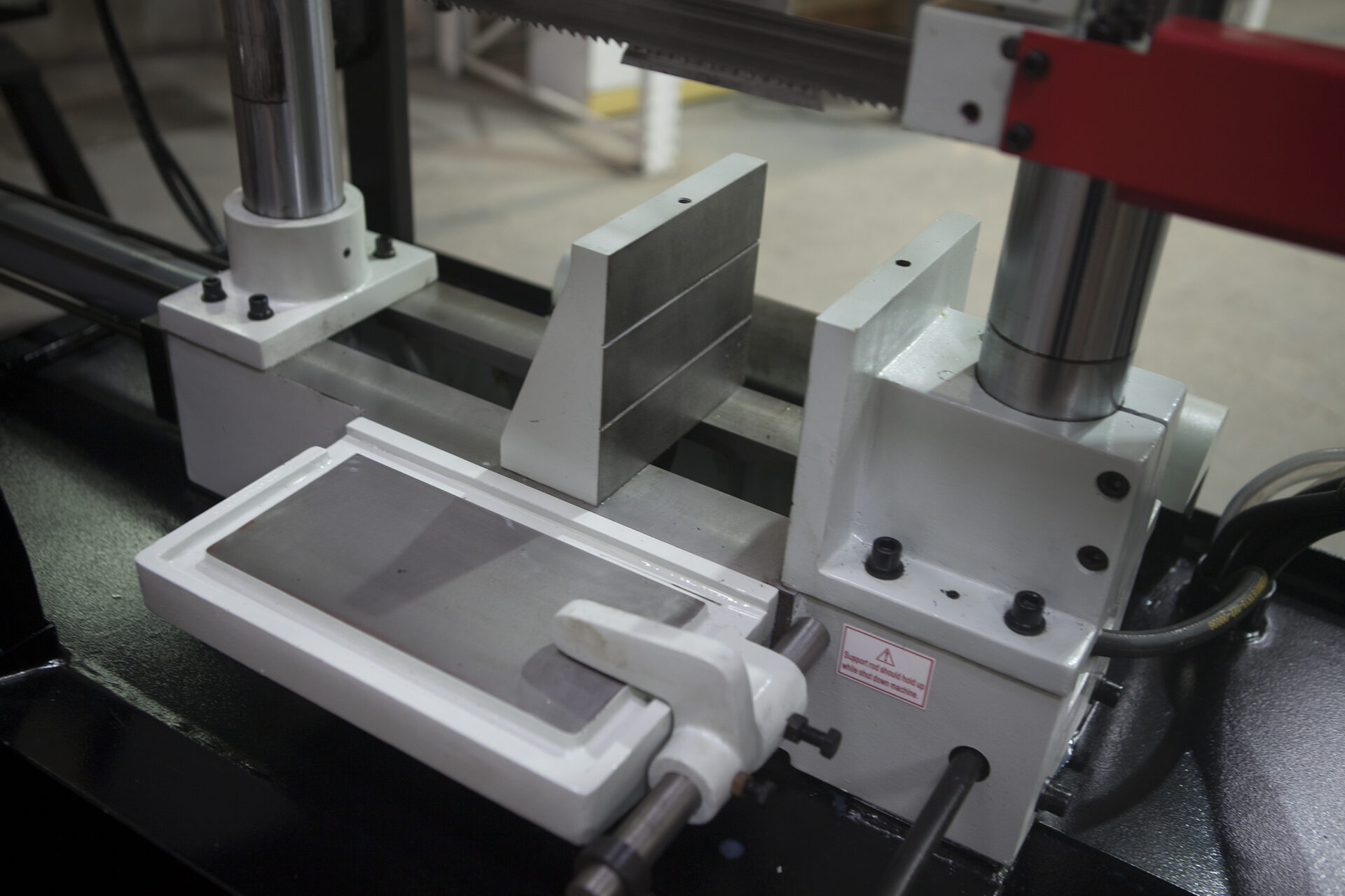 Станок ленточнопильный полуавтоматический Stalex TGK-4235