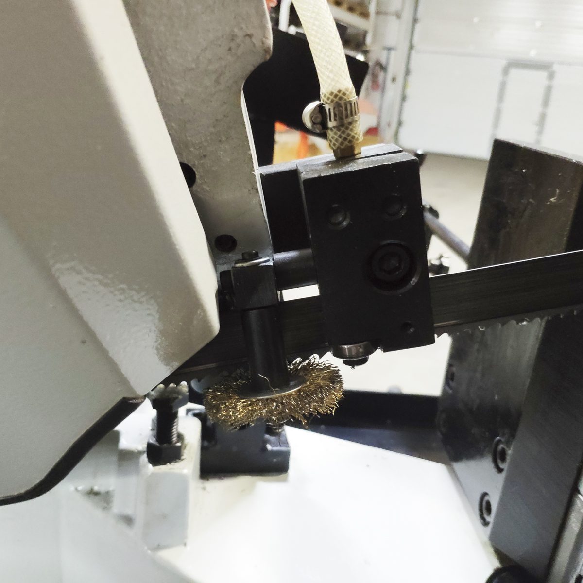 Гидравлический ленточнопильный станок Stalex SBS-250B Гидравлический ленточнопильный станок Stalex SBS-250B