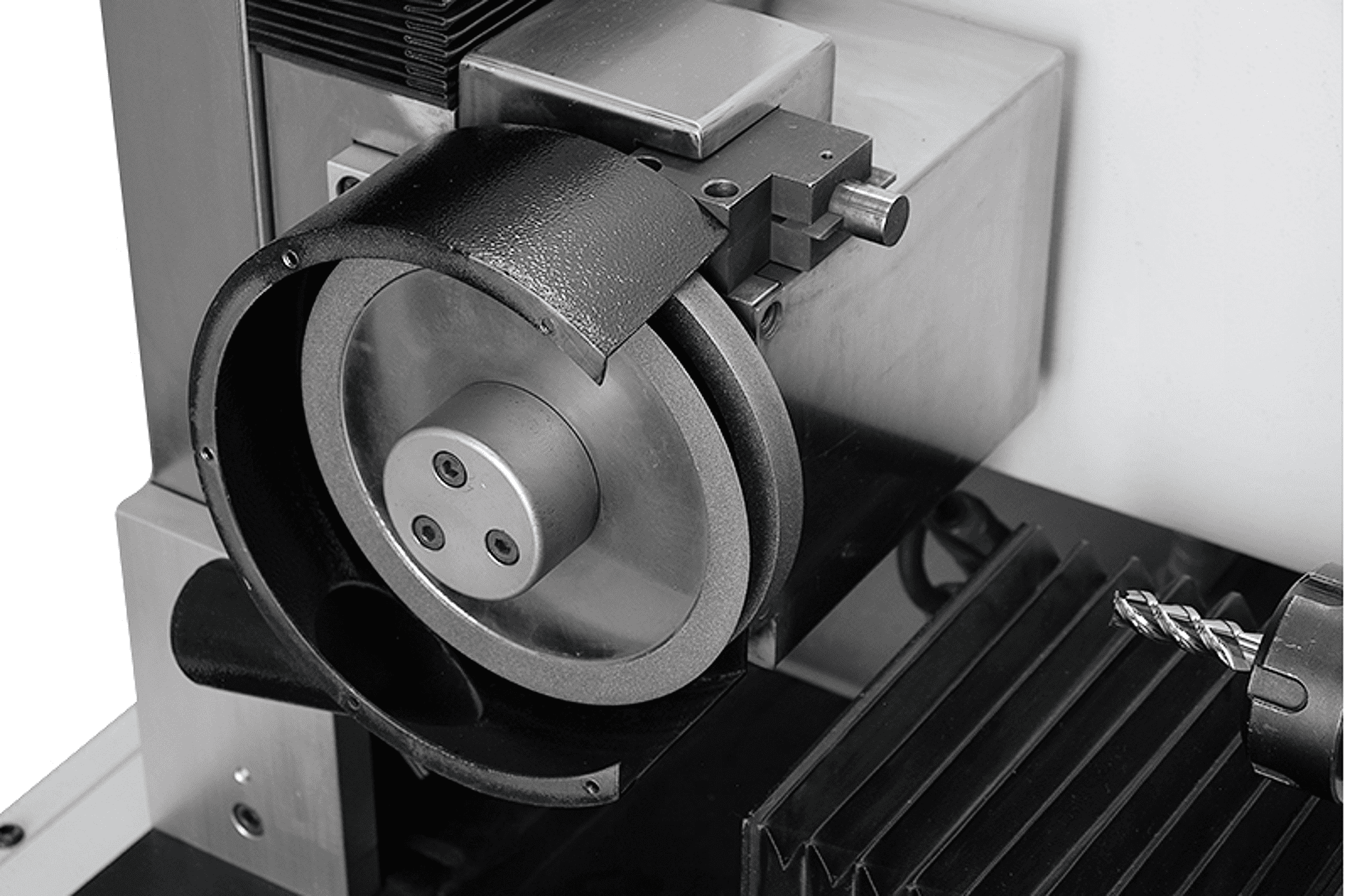 Станок с ЧПУ для заточки сверл и фрез Partner AE30 Станок с ЧПУ для заточки сверл и фрез Partner AE30