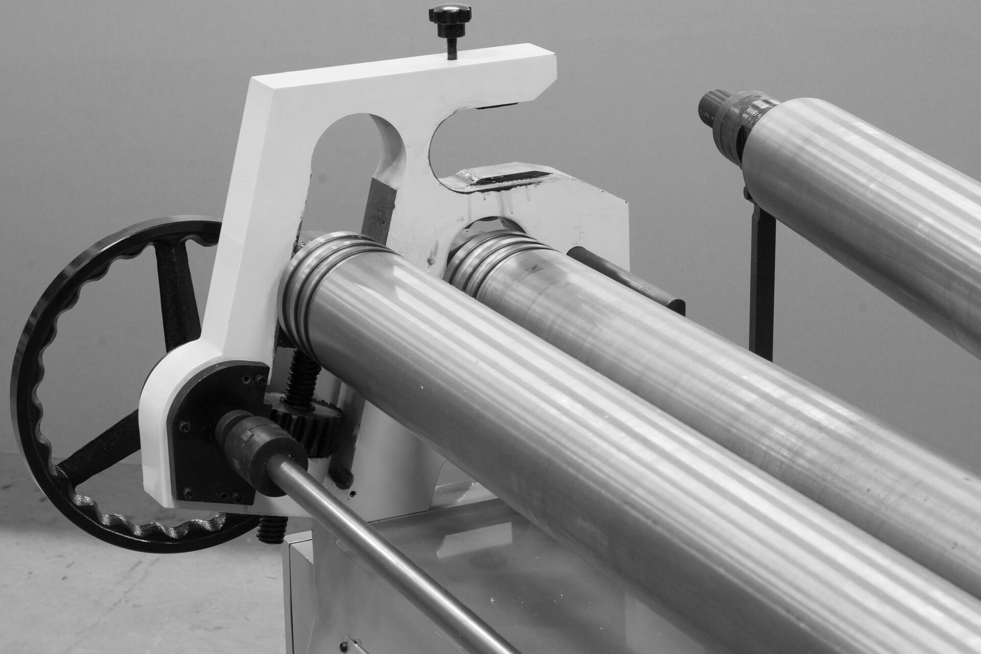 Электромеханический вальцовочный станок Stalex ESR-1300x2.5